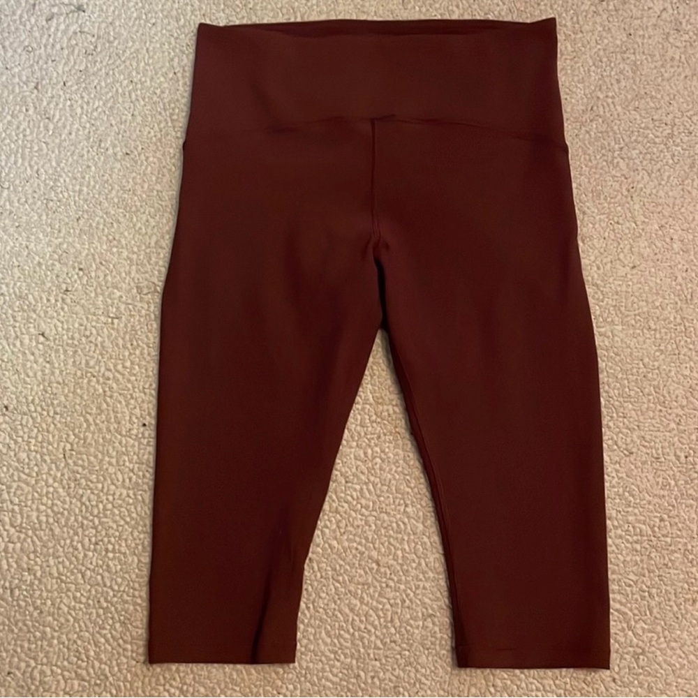 Lululemon Ribbed Contour High Rise Crop Leggings 12